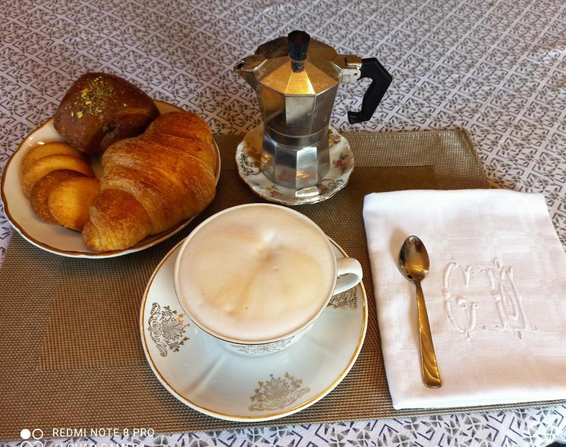 D'Or Duble' Bed And Breakfast Carignano  外观 照片
